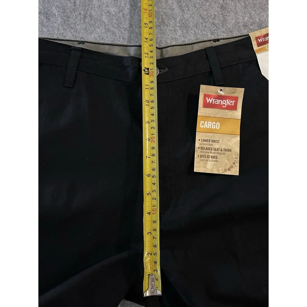 New Wrangler Black Cargo Utility Shorts Men 36, 9